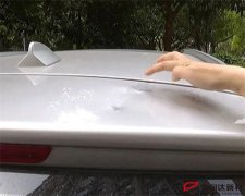 天上“飛”來(lái)橫禍，差點(diǎn)砸到人！居民安全誰(shuí)來(lái)保障？